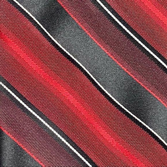 Pierre Cardin Diagonal Stripe Tie - Picture 2 of 3